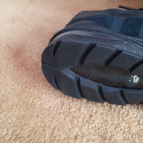 Nike Air Max '95 Shoes - Picture 5 of 10